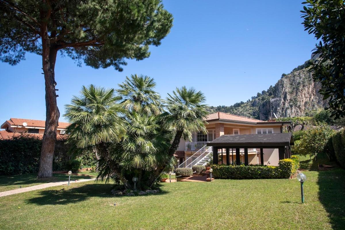 Donna Amalia Villa In Mondello Palermo Exterior foto